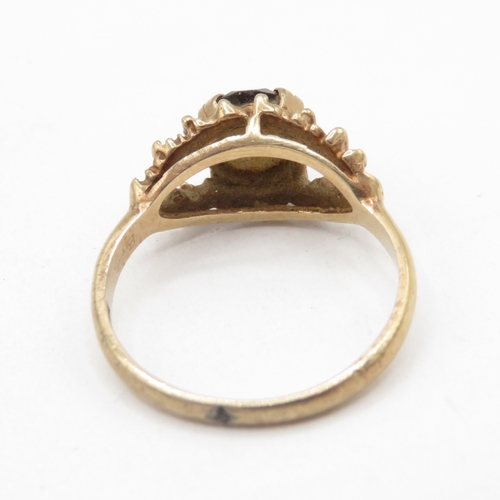 38 - 9ct gold smokey quartz solitaire ring with bank effect (2.5g) Size M