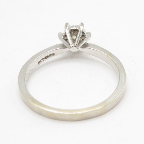 93 - 9ct gold diamond cluster ring  (2.5g) Size Q 1/2