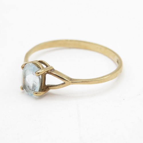 159 - 9ct gold topaz solitaire ring (0.9g) Size M 1/2