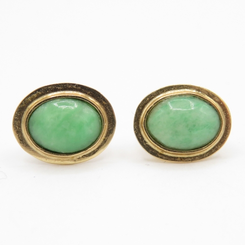 105 - 14ct gold jade  stud earrings (1.1g)