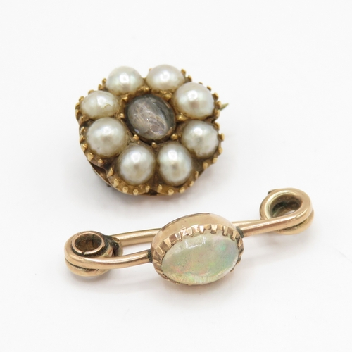 52 - 2x 9ct gold opal split pearl mourning panel brooches (3.8g)