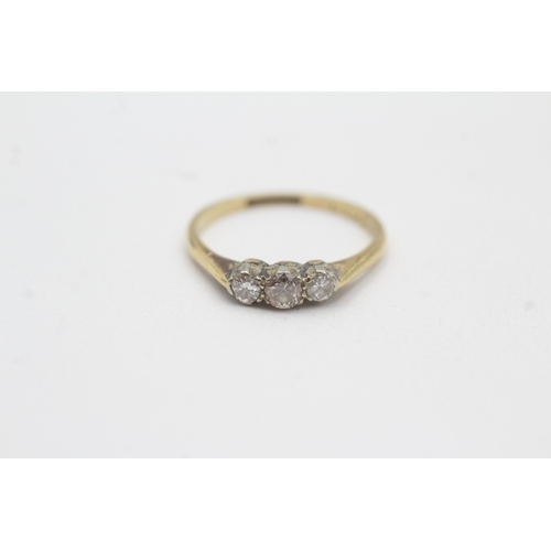 102 - 18ct gold diamond trilogy ring (1.6g) Size I 1/2