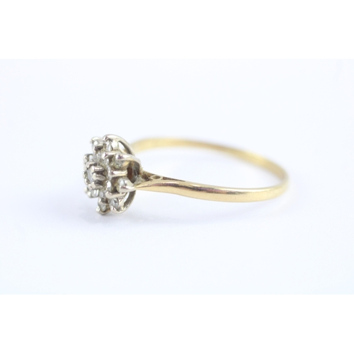 146 - 18ct gold diamond cluster ring (3.1g) Size U