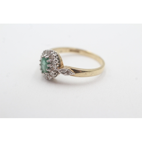 152 - 9ct gold emerald diamond halo cluster ring (3g) Size Q 1/2