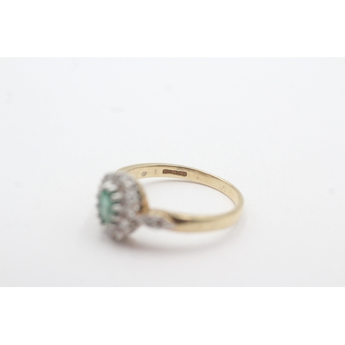 152 - 9ct gold emerald diamond halo cluster ring (3g) Size Q 1/2