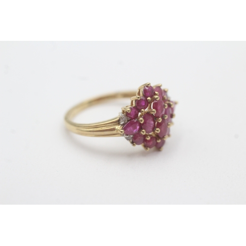 162 - 9ct gold ruby cluster ring (2.9g) Size P