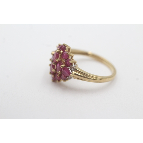 162 - 9ct gold ruby cluster ring (2.9g) Size P