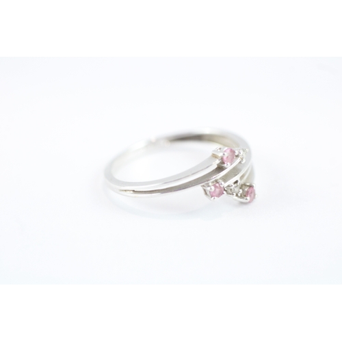 177 - 9ct white gold diamond pink sapphire ring (1.5g) Size N 1/2