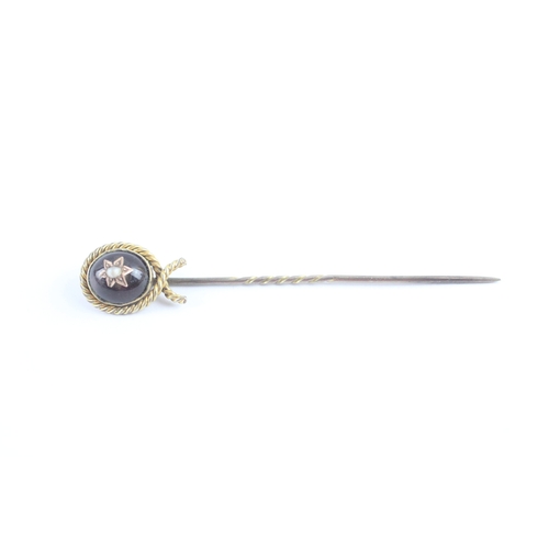 85 - 9ct gold split pearl and foiled back rock crystal base metal pin (3.5g)
