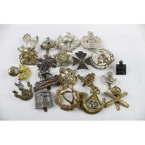 314 - Military Cap Badges Inc MGC, KOSB Kings, R. Warwickshire, Etc