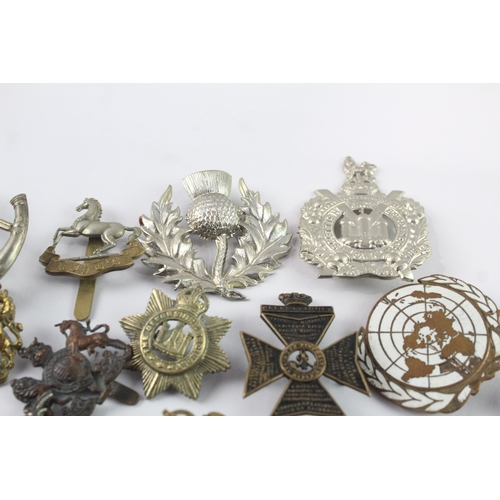 314 - Military Cap Badges Inc MGC, KOSB Kings, R. Warwickshire, Etc
