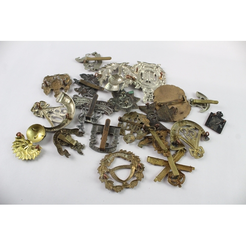 314 - Military Cap Badges Inc MGC, KOSB Kings, R. Warwickshire, Etc