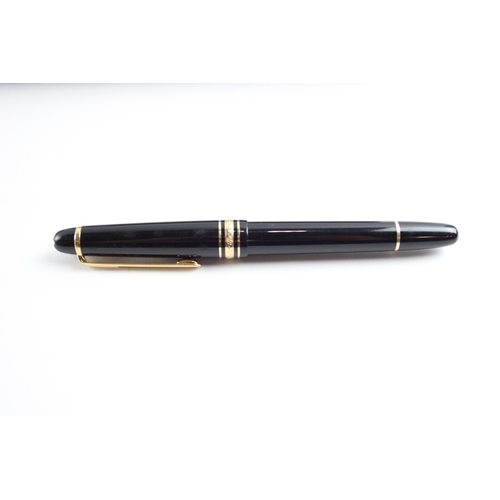 400 - Montblanc Meisterstuck Black Fountain Pen 14ct Gold Nib Hommage to Chopin Set