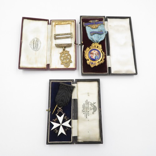 326 - Boxed Sterling Silver Medals Jewels Inc Masonic, 1911 Dated, Etc 74g