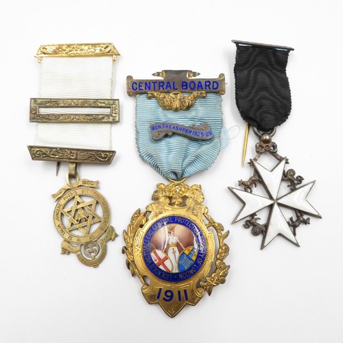 326 - Boxed Sterling Silver Medals Jewels Inc Masonic, 1911 Dated, Etc 74g