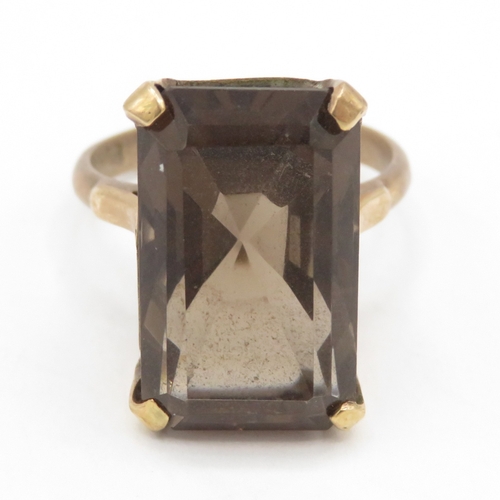 106 - 9ct gold vintage smokey quartz dress ring (6.4g) Size M 1/2