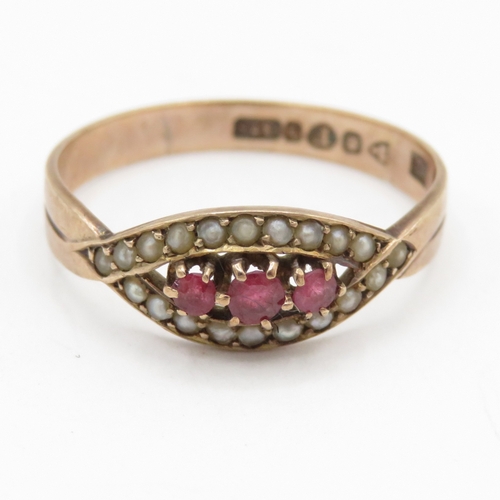 107 - 9ct gold red paste and split pearl ring (1.6g) Size O