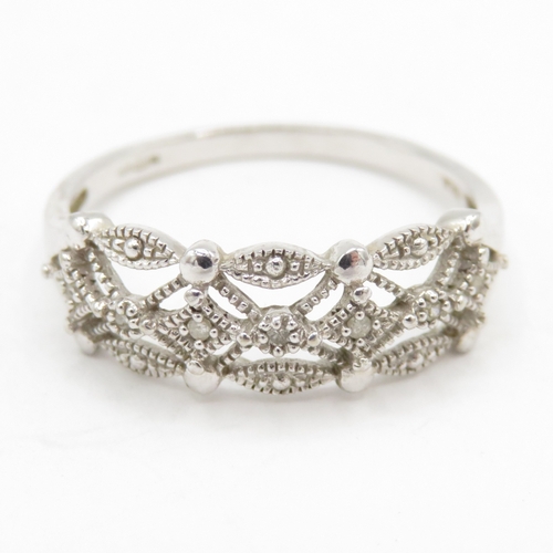 110 - 9ct white gold diamond dress ring (1.6g) Size O 1/2