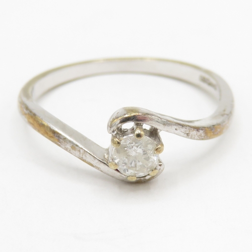 70 - 9ct gold diamond solitaire ring (1.9g) Size O