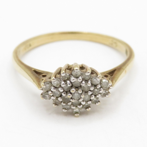 74 - 9ct gold cluster ring (2.2g) Size Q