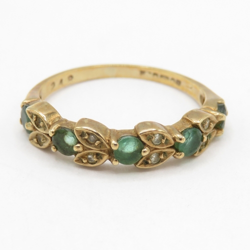 89 - 9ct gold emerald diamond ring (1.4g) Size J