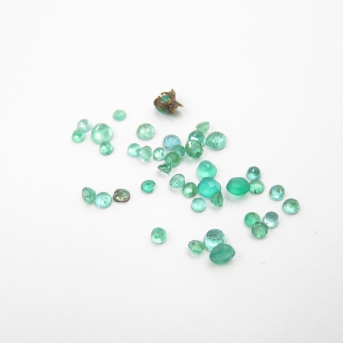 236 - Collection of Green Gemstones inc. Emerald and Tourmaline 8.9g (weight including bags)