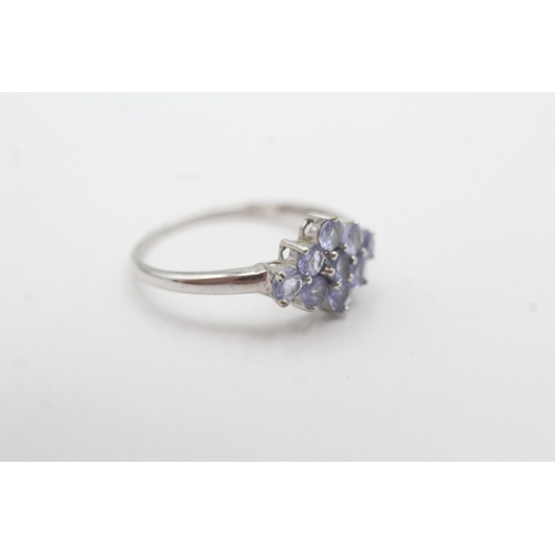 111 - 9ct white gold tanzanite cluster ring (1.6g) Size N 1/2
