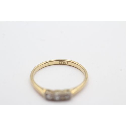 117 - 18ct gold diamond trilogy ring (2.1g) Size P
