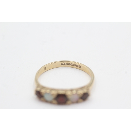 120 - 9ct gold garnet and opal five stone ring (2.4g) Size P 1/2
