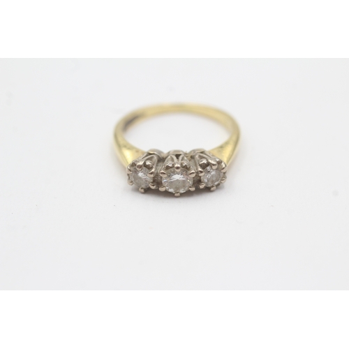 128 - 18ct gold diamond trilogy ring (3.9g) Size I 1/2
