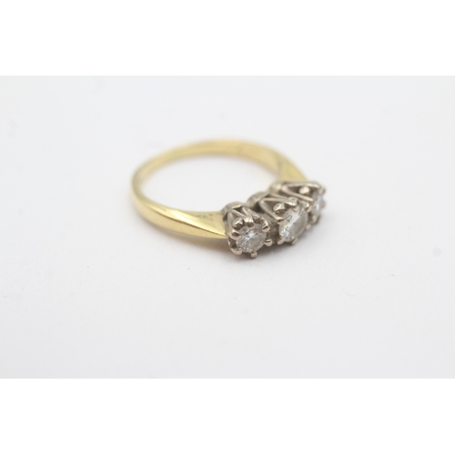 128 - 18ct gold diamond trilogy ring (3.9g) Size I 1/2