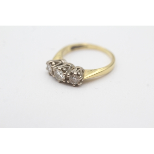 128 - 18ct gold diamond trilogy ring (3.9g) Size I 1/2