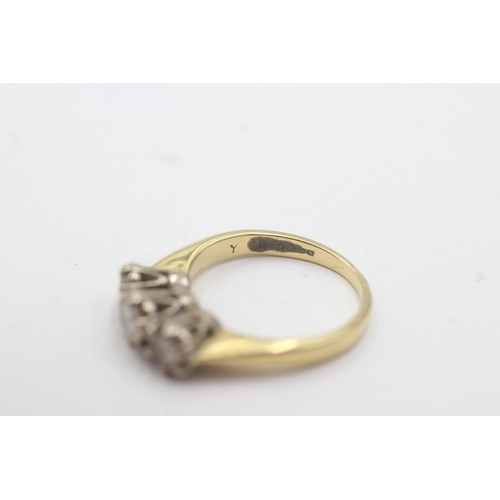 128 - 18ct gold diamond trilogy ring (3.9g) Size I 1/2