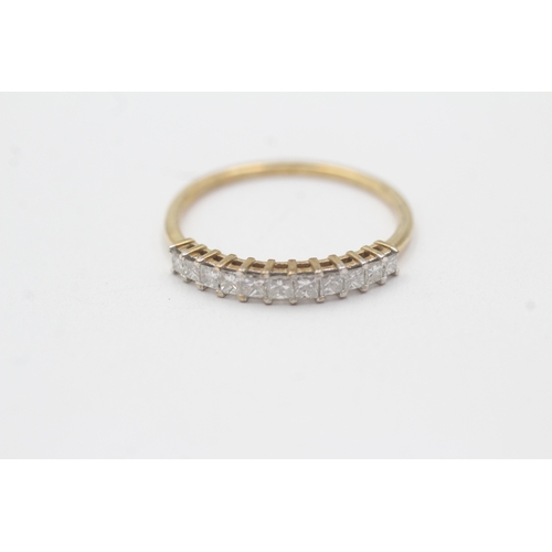 130 - 9ct gold princess cut diamond ring (1.5g) Size T 1/2