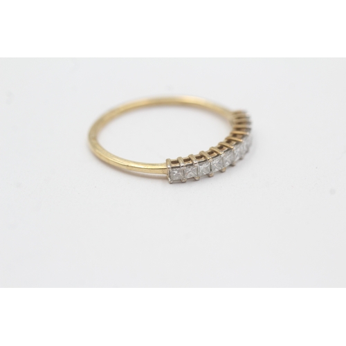130 - 9ct gold princess cut diamond ring (1.5g) Size T 1/2
