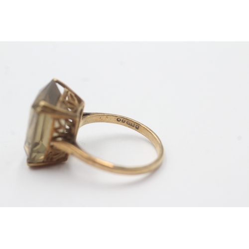 139 - 9ct gold smoky quartz cocktail ring (4.8g) Size O