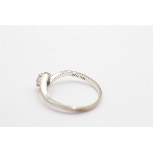 70 - 9ct gold diamond solitaire ring (1.9g) Size O