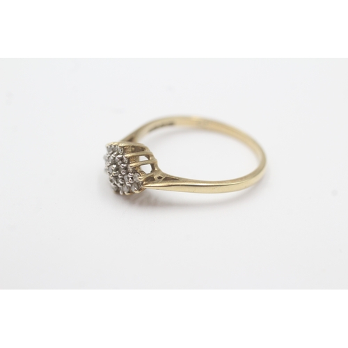 74 - 9ct gold cluster ring (2.2g) Size Q