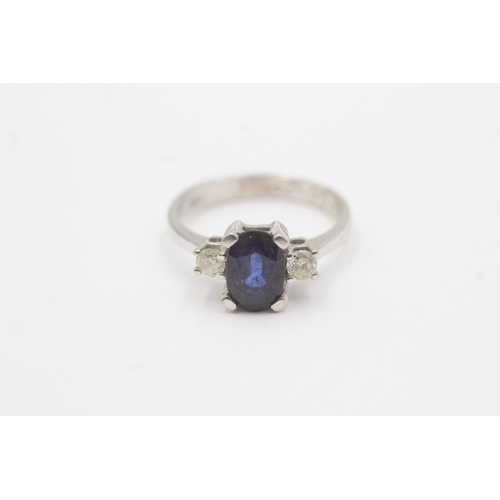 84 - 14ct gold sapphire & diamond trilogy ring (3.4g) Size N