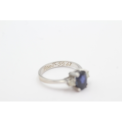 84 - 14ct gold sapphire & diamond trilogy ring (3.4g) Size N