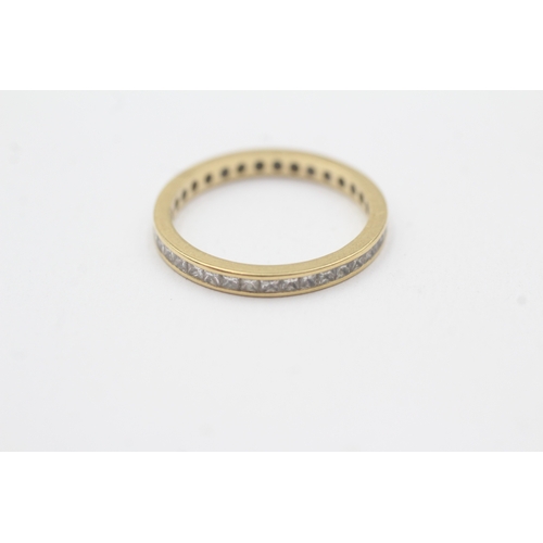 87 - 18ct gold diamond eternity ring (1.9g) Size N