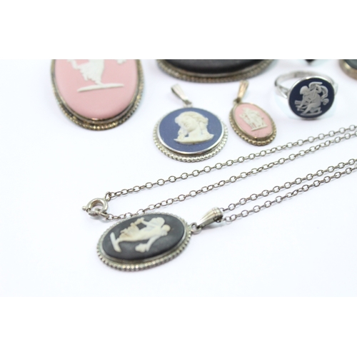 158 - Collection Of Sterling Silver Wedgwood Jewellery inc.  Brooches, Rings x 9 41g