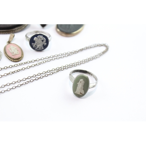 158 - Collection Of Sterling Silver Wedgwood Jewellery inc.  Brooches, Rings x 9 41g