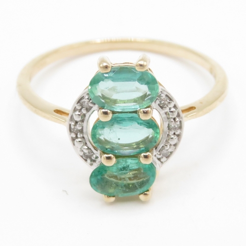 117 - 9ct gold emerald diamond dress ring (2g) Size P 1/2