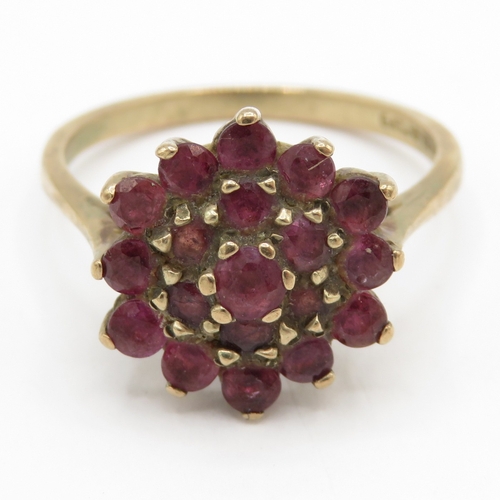 77 - 9ct gold ruby cluster ring (3.3g) Size O