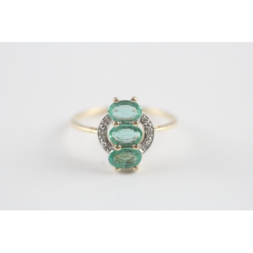 117 - 9ct gold emerald diamond dress ring (2g) Size P 1/2