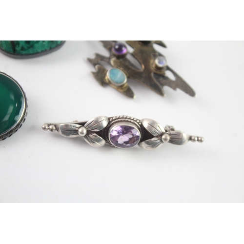244 - Collection of Sterling Silver Gemstone Brooches inc. Eilat, Amethyst, Chrysoprase x 5 (63g)