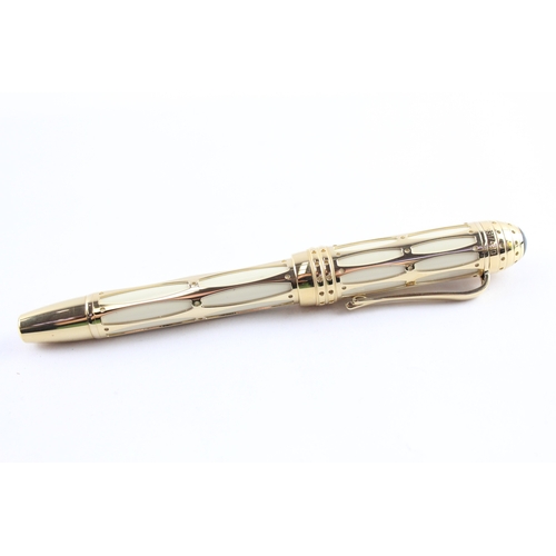 400 - Montblanc Popr Julius II 2005 Gold Plated & Cream Lacquer Fountain Pen 18ct Nib