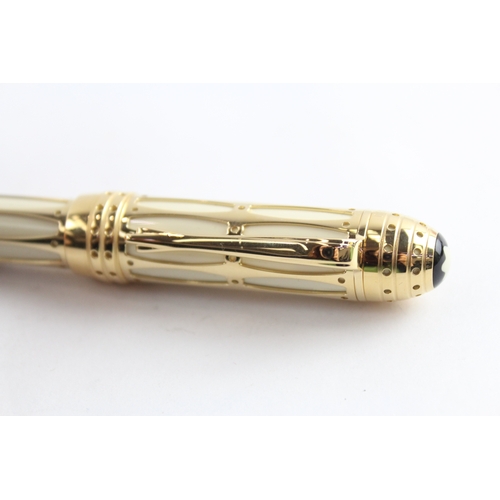 400 - Montblanc Popr Julius II 2005 Gold Plated & Cream Lacquer Fountain Pen 18ct Nib