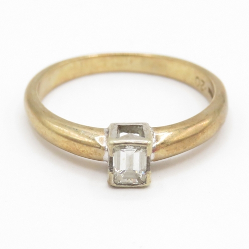 9ct gold diamond baguette cut solitaire ring (2.5g) Size N 1/2